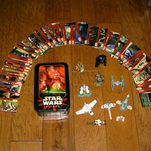 STAR WARS 1999 Tin Box, Trading Cards & Assorted Figures - Picture 1 of 5